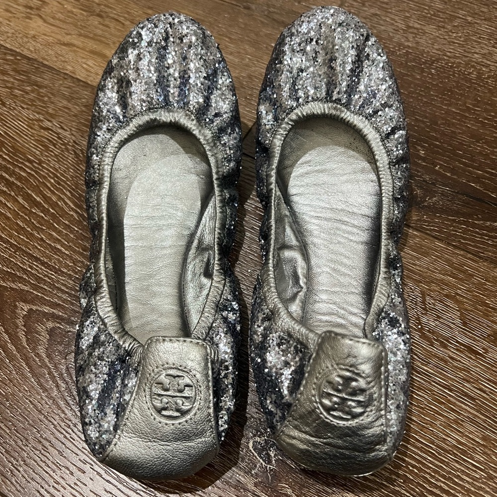 Tory Burch silver glittery ballet shoes size 8